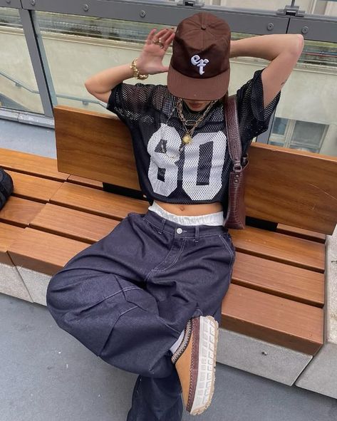 outfit sets cute Mesh Jersey Outfit, Outfit Poses Photo Ideas, Black Y2k Fashion, Soft Masc Outfits, Latin Outfits, Jersey Outfit Women, Soft Masc, Pose Ootd, Spring Outfit Women