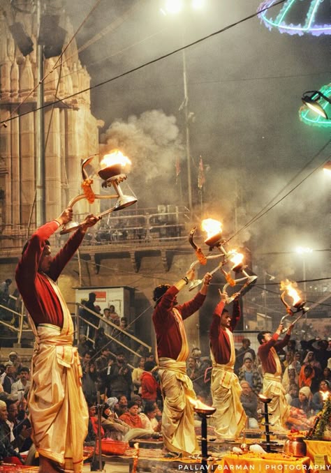 Ganga Aarti, Varanasi  #Banaras #ColoursOfIndia #Spiritual India Ganga Aarti Varanasi, Varanasi Photography Beautiful, Ganga Ghat, Bed Sharing, Indian Spirituality, Temple Photography, India Book, Peace Illustration, Travel Pictures Poses