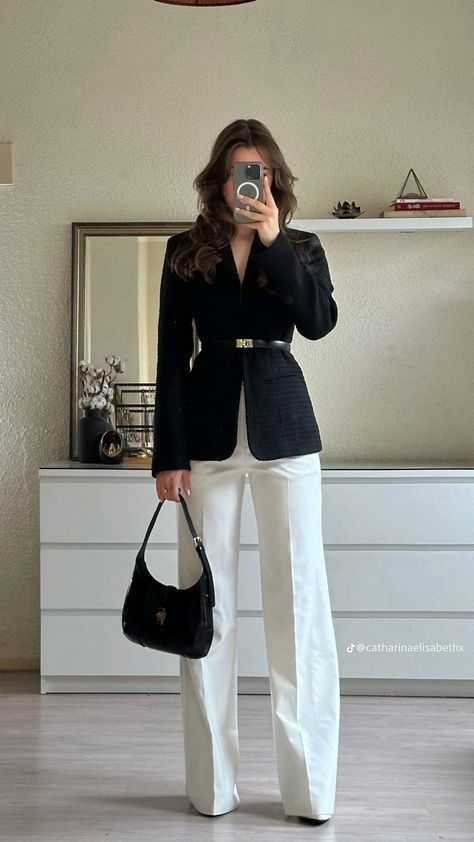 Outfit Formal Invierno Mujer, Outfit Formal Mujer, Cute Professional Outfits, Corporate Outfits, Classy Work Outfits, Interview Outfit, Athleisure Fashion, Casual Chic Outfit, Casual Work Outfits