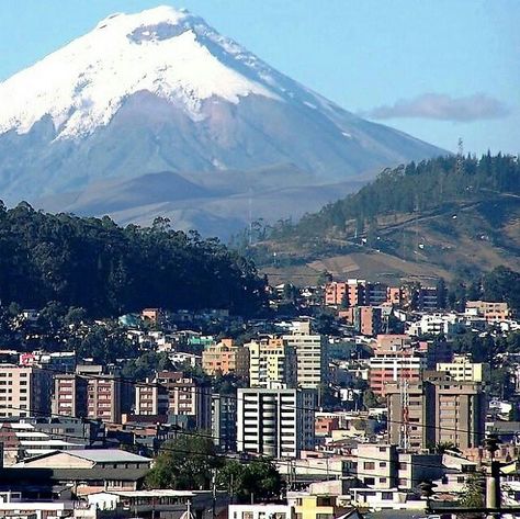 Región, Sierra Ecuatoriana - Quito i Latacunga; Volcán Cotopaxi Region Sierra, Quito Ecuador, Quito, Mount Rainier, Ecuador, Account Suspended, Favorite Places, Natural Landmarks, Travel