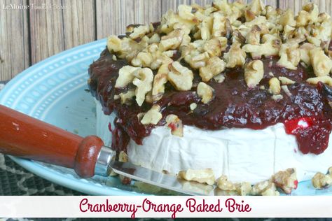 Cranberry-Orange Baked Brie | LeMoine Family Kitchen . A really simple yet elegant appetizer perfect for any get together, especially for the holidays! Bree Cheese Recipes, Raspberry Brie, Caramelized Pecans, Brie Cheese Recipes, Baked Camembert, Holiday Appetizers Recipes, Brie Recipes, Land O Lakes, Baked Brie