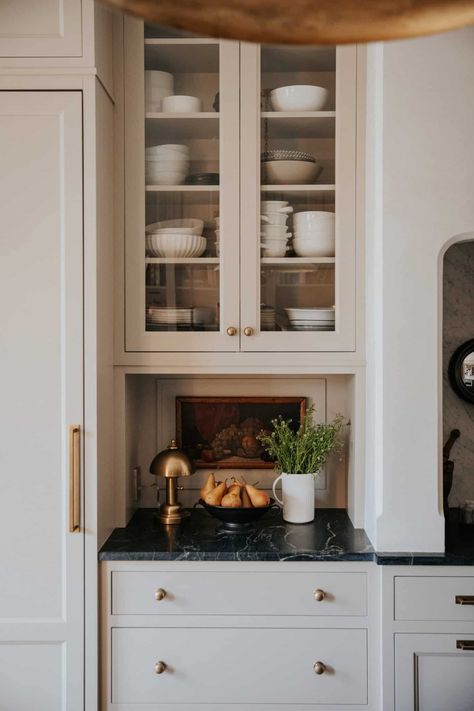 How to Style a Kitchen for Everyday Enjoyment - Chris Loves Julia Chris And Julia Kitchen, Chrislovesjulia Kitchen, Chris Loves Julia Pantry, Gil Schafer Kitchen, Chris Loves Julia Kitchen, Modern Cottage Bathroom, Lodge Kitchen, Cream Kitchen, Kitchen Candles