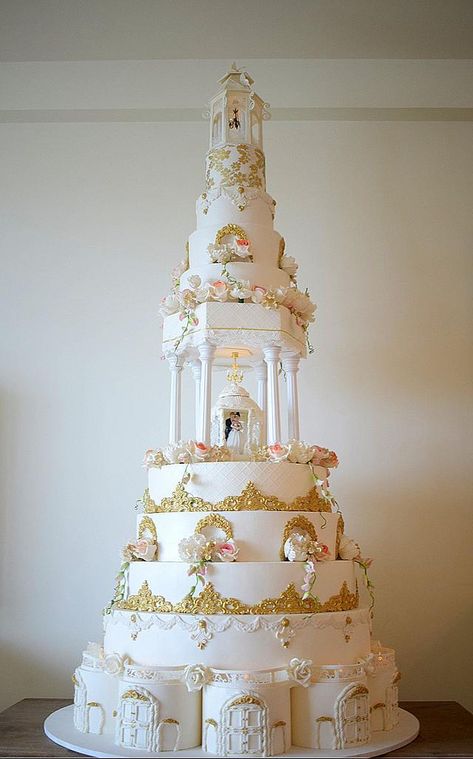 Tall Wedding Cake, Diamond Wedding Cakes, Huge Wedding Cakes, Tall Wedding Cakes, Giant Cake, Fancy Wedding Cakes, Extravagant Wedding Cakes, Royal Wedding Cake, Wedding Cake Display