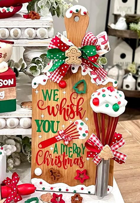 Sublimation Ideas For Christmas, Ginger Bread Painting Canvas, Ginger Bread Decor Ideas, Gingerbread Man Diy Decor, Diy Christmas Gingerbread Decorations, Gingerbread Kitchen Decorating Ideas Diy, Gingerbread Decor Diy, Gingerbread Garland Diy, Gingerbread Christmas Theme