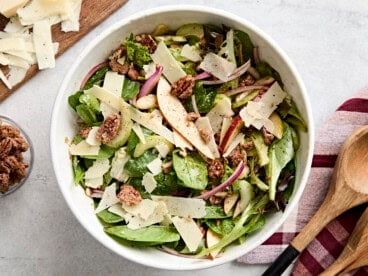 Apple Salads, Pecan Salad Recipe, Pear Salad Recipes, Teriyaki Chicken And Rice, Spinach Artichoke Chicken, Breakfast Vegetables, Serving Sizes, Leafy Salad, Sweet Potato Fries Baked