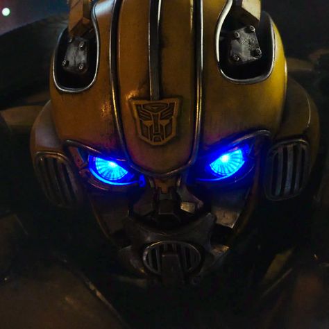 Transformers Prime Bumblebee, Bumblebee Transformers, Transformers Masterpiece, I Love Bees, Amazing Spiderman Movie, Bee Movie, Transformers Autobots, Transformers Bumblebee, Transformers 3