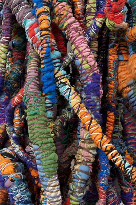 Weaving Exhibition, Art Fibres Textiles, Sheila Hicks, Fabric Rope, Sculpture Textile, Exhibition Ideas, Artisan Textiles, Hayward Gallery, International Magazine