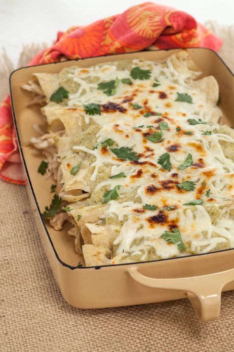 Cheesy chicken enchiladas wrapped in corn tortillas and highlighted by hot jalapenos and cooling cilantro. Enchilada Suizas, Ingrid Hoffman, Enchiladas Suizas Recipe, Recipe Printables, Enchiladas Suizas, Mayo Recipe, 5 De Mayo, Mexican Dishes, Mexican Food