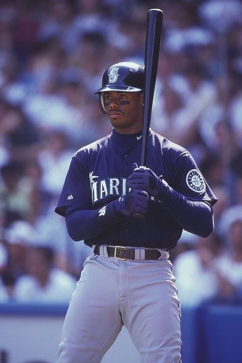 Vintage Sports Pictures, 90s Baseball Aesthetic, Sports Moodboard, Baseball Images, Baseball Drip, Baseball Aesthetic, Famous Baseball Players, Seattle Mariners Baseball, Baseball Wallpaper