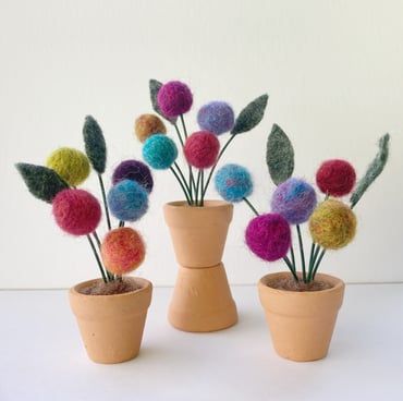 Little pot of colour - needle felted flower dec... - Folksy Needle Felted Flower, Felt Plants, Felt Ball Crafts, Tovad Ull, Felted Toys, Teen Crafts, Craft Workshop, Community School, Business Art