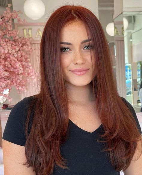 Monica Belluci Red Hair, Red Hair For Olive Skin, Copper Hair Olive Skin, Red Hair Olive Skin Tone, Red Hair Olive Skin, Ginger Brown Hair, Brown Hair Inspiration, Red Hair Looks, Red Hair Blue Eyes