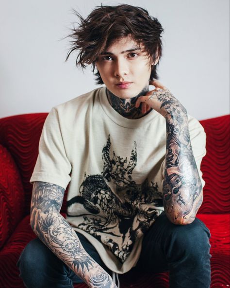 Artist Aesthetic Outfit, Tattoo Artist Aesthetic, Tim Henson, Aesthetic Outfit Men, Ethnic Background, Rocker Hair, Punk Pins, Chinese Name, Artist Aesthetic