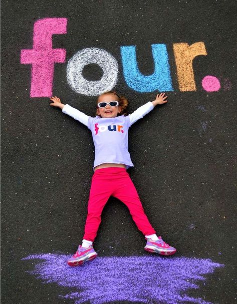 Easy Sidewalk Chalk Art Ideas, Easy Sidewalk Chalk Art, Sidewalk Chalk Photos, Sidewalk Chalk Art Ideas, Chalk Photography, Chalk Pictures, Chalk Art Ideas, Chalk Photos, Fun Chalk Art