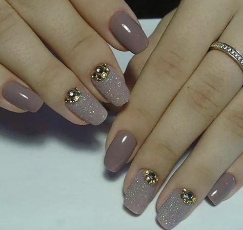 Wedding Nail Colors, Bridal Nails Designs, Nail Art Wedding, Nail Designs Glitter, Neutral Nails, Bridal Nails, Elegant Nails, Fabulous Nails, Fancy Nails