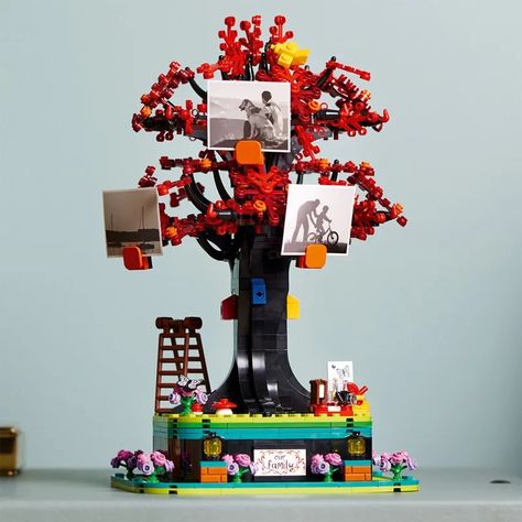 Lego's New 2024 Family Tree Set Has One Feature That Makes It Extra Personal, and You're Going to Love It Family Tree Gift, Shop Lego, Cadeau Parents, Tree Home, Lego News, Lego Pieces, Kids Toy Gifts, Ideas Family, Different Seasons