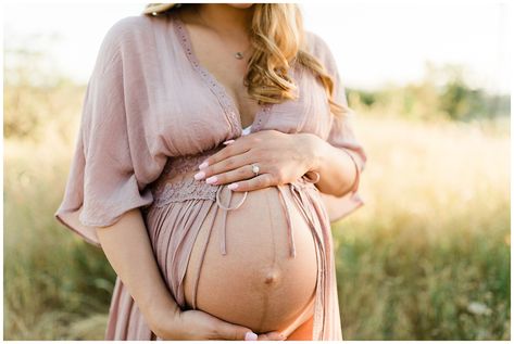 Open Maternity Dress Photos, Open Belly Maternity Dress, Open Belly Dress Maternity Pictures, Open Dress Maternity Pictures, Open Belly Maternity Pictures, Maturity Photoshoot, Beautiful Pregnancy Photos, Maternity Photo Dress, Spring Maternity Photos