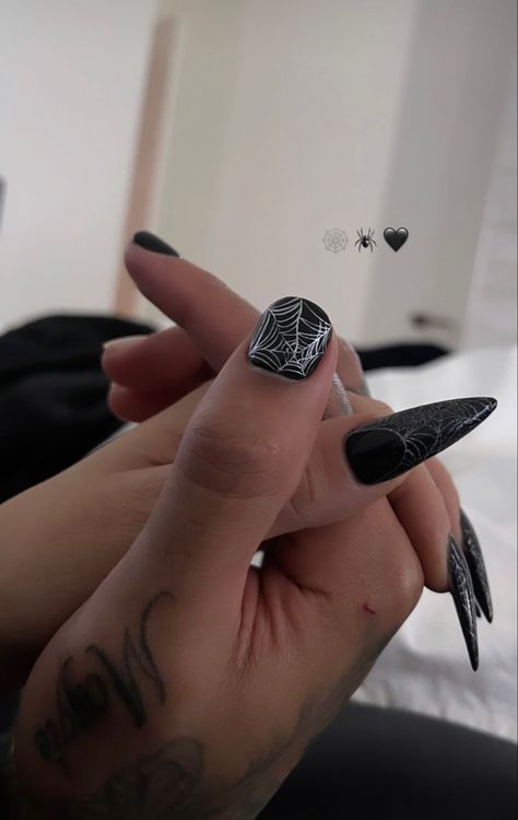 Black Nails Spider, Nail Ideas For Couples, Gingham Nails, Nails Spider Web, Nail Inspo Black, Nails Matching, Spider Web Nails, Nails Spider, Web Nails