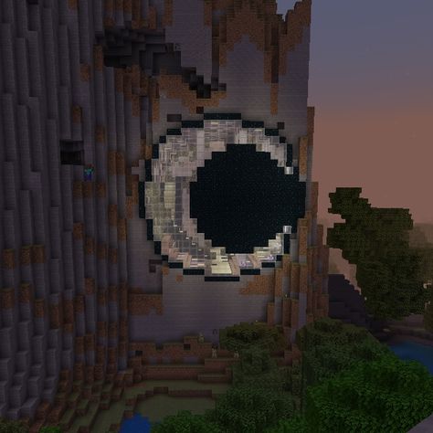 Moon Bridge Minecraft, Minecraft Sky House Ideas, Minecraft Houses Moon, Minecraft Circle Floor Pattern, Minecraft Crescent Moon House, Minecraft Building Ideas Moon, Moon Minecraft House, Crescent Moon Minecraft, Minecraft Crescent Moon