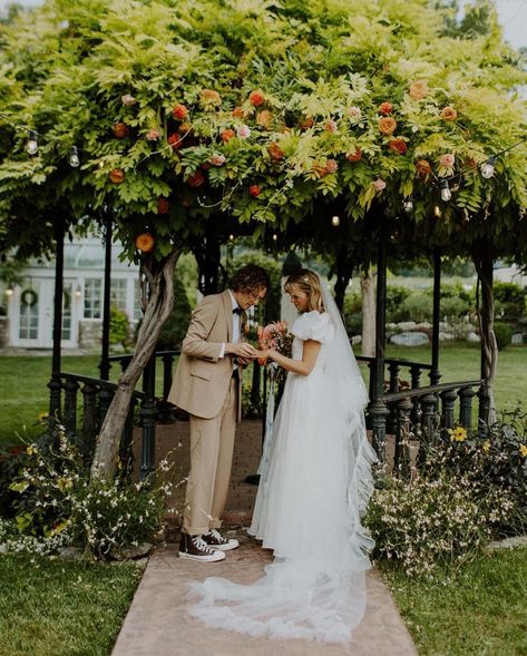 Summer wedding season is finally here! 💐✨ Our florists are ready to turn your floral dreams into reality, creating breathtaking arrangements for your special day! Learn more on our website (link in bio) or schedule a consultation today! • • #summerwedding #wedding #weddinginspiration #weddingflowers #weddingflorals #weddingbouquet #floral #floraldesign #gardenwedding #gardenweddingideas #weddingflorist #weddingvenue #weddingideas #floralarrangement #outdoorwedding #utah #utahwedding #utah... Emmy Trounce, Hello Cake, Gazebo Wedding, Cute Wedding Ideas, Wedding Goals, Groom Attire, Wedding Mood, Wedding Veils, Wedding Pics