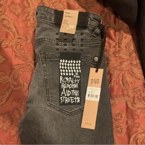 Grey/Black Ksubi Jeans Women, Ksubi Jeans, Brown Jeans, Cute Outfits For School, Size 28 Jeans, Denim Jeans Men, Grey Jeans, Jeans Women, Christmas 2024