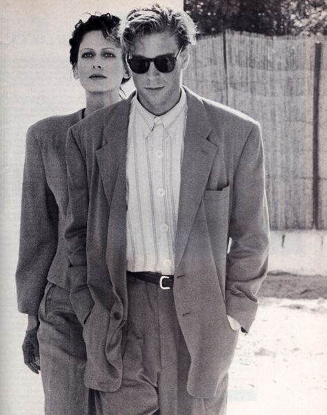 Giorgio Armani, Los Angeles magazine, April 1989. Photograph by Aldo Fallai. 90s Fashion Men Outfits, Fashion Men Outfits, Soft Boy Outfits, Black Haircut Styles, 80s Suit, 80s Fashion Men, Armani Suits, 80s Men, Americana Vintage