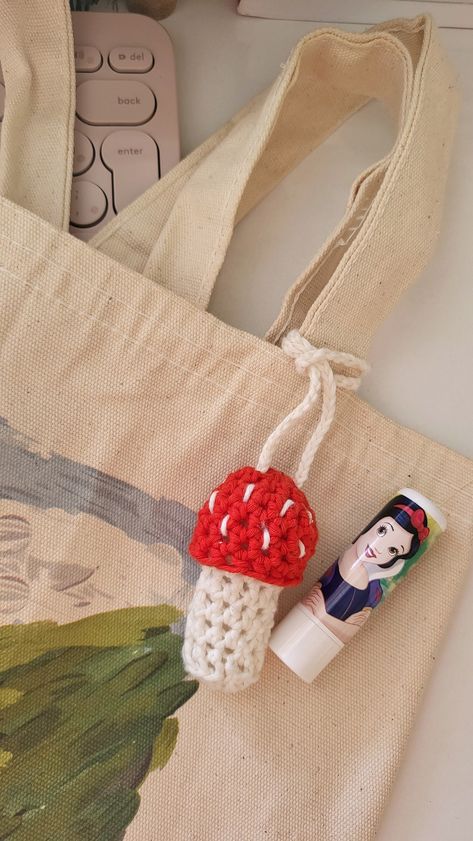 Lipstick Crochet Case, Crochet Bag Charm, Phone Bag Crochet, Crochet Pencil Case, Mushroom Bag, Crochet Case, Tunisian Crochet Stitches, Crochet Mushroom, Lipstick Bag