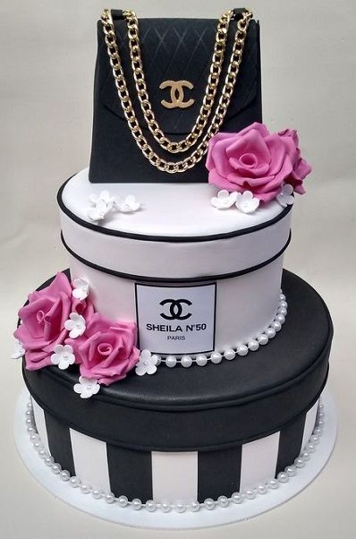 20 Special and Unique Birthday Cake Designs For Sister 2024 Chanel Birthday Cake, Chanel Cake, Unique Birthday Cakes, Luxury Cake, Elegant Birthday Cakes, Custom Birthday Cakes, Birthday Cakes For Women, Beautiful Birthday Cakes, Creative Birthday Cakes