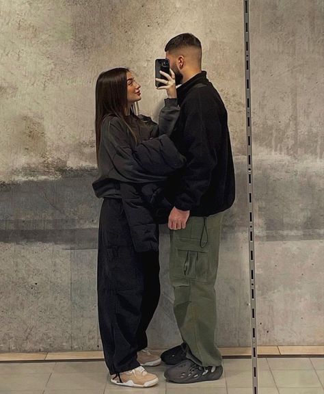 Couple Outfits For Pictures, Couple Fits, Selfie Poses Instagram, Cute Love Pictures, Couple Photography Poses, Couple Outfits, Horse Girl, Poses For Men, Cute Poses