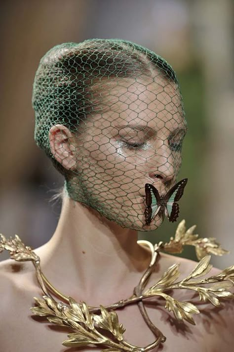 Giambattista Valli Haute Couture, Butterfly Kisses, Giambattista Valli, A Butterfly, Fashion Details, Wearable Art, Headpiece, Veil, Fashion Art