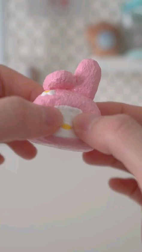 Learn How to Make Paper Squishies: Fun Projects for All Ages Sanrio Squishy, Ombre Techniques, Beads Craft Kids, Paper Squishies, Homemade Squishies, Squishies Diy, Paper Squishy, Hello Kitty Crafts, Paper Dolls Diy