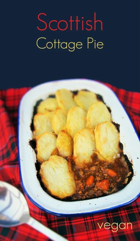 Scottish Vegan Cottage Pie Scottish Cottage, Cottage Pie Recipe, Hp Sauce, Scottish Recipes, Veggie Meals, Cottage Pie, Minced Meat, Mashed Potato, British Food