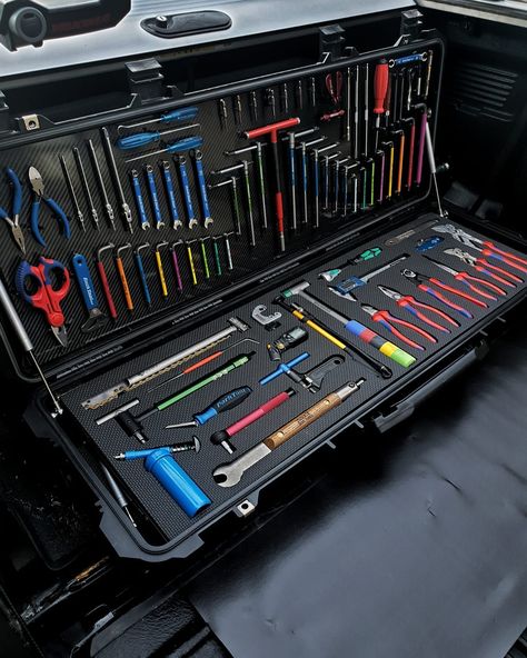 Car Tool Storage, Toolbox Organization, Custom Tool Boxes, Toolbox Ideas, Ute Canopy, Tool Box Diy, Rolling Tool Box, Mobile Mechanic, Pelican Case