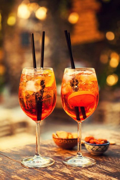 Campari Spritz, Sicily Food, Aperol Spritz Recipe, Cocktail Station, Spritz Recipe, Italian Cocktails, Sicilian Recipes, Brioche Buns, Mediterranean Cuisine