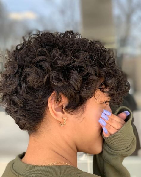 25 Modern Spiral Perm Hairstyles Women Are Getting Right Now Pixie Perms For Women, Curly Perms For Short Hair, Spiral Perm On Short Hair, Pixie Perm Before And After, Spiral Perms For Short Hair, Modern Perm Short Hair, Spiral Perm Short Hair Curly Bob, Perming Short Hair, Loose Spiral Perm Short Hair