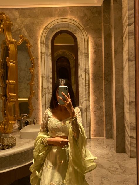 Indian Rich Aesthetic, Rich Indian Aesthetic, Neha Core, Indian Mirror Selfie, Lengha Poses, Eid Pics, Desi Fits, Simple Lehenga, Instagram Story Filters