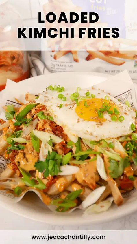 Loaded Kimchi Fries - Jecca Chantilly Kimchi Fries, Kimchi Burger, Kim Chee, 2023 Meals, Loaded Fries, Baked Potato Recipes, Veggie Meals, Snack Attack, Fusion Food