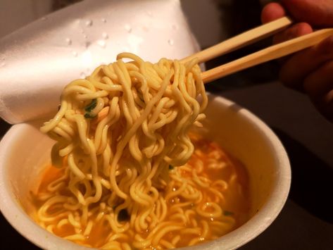 [i ate] Instant ramen noodle fresh from japan. Anyone else into instant food? Instant Ramen Aesthetic, Instant Noodles Aesthetic, Wai Wai Noodles, Instant Ramen Recipes, Roman Noodles, Cup Ramen, Danganronpa Ocs, Rainy Lake, Dr Faceclaims