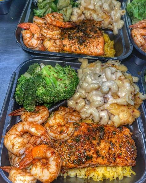 Food Sale Ideas, Healthy Lunch Snacks, Salmon And Shrimp, Delicious Seafood Recipes, Healthy Lunch Meal Prep, Soul Food Dinner, Yellow Rice, Smoked Gouda, Delicacy Food