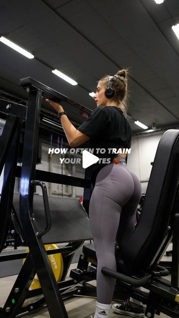 Elora Gummerson - PT & Online Coach on Instagram: "How often you should train your glutes to grow them as effectively as possible 👀🍑⬆️  This is one of my most asked questions & I didn’t just want to give a simple answer, but rather explain WHY & HOW to think when you structure your workouts 🩷" Elora Gummerson, Glutes Workout Plan, Work Out Exercises, Lower Body Exercises, Self Knowledge, Glute Isolation, Killer Workouts, Leg Exercises, Postnatal Workout