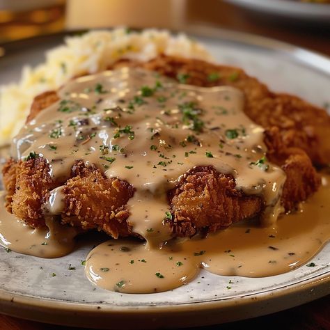 Classic Chicken Fried Steak with Country Gravy - Simply Recipes - Fewer Worries, More Delight Southern Living Chicken Fried Steak, Steak Fried Chicken, Oven Baked Chicken Fried Steak, Fried Cube Steak Recipes Easy, Fried Cubed Steak Recipes, Fried Minute Steak, Fast Fry Steak Recipes, Beef Cubed Steak Recipes, Chicken Fried Cube Steak