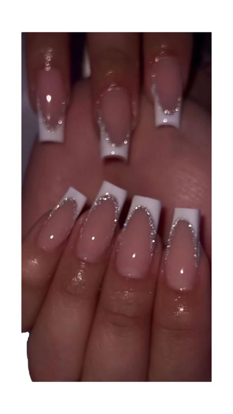 Blended French Tip, Christmas Nails Square Medium, White And Silver Christmas Nails, Winter Nails Silver, Christmas Nails Silver, Nails With White Tips, French Tip Square, Sparkly Acrylic Nails, Nails With White