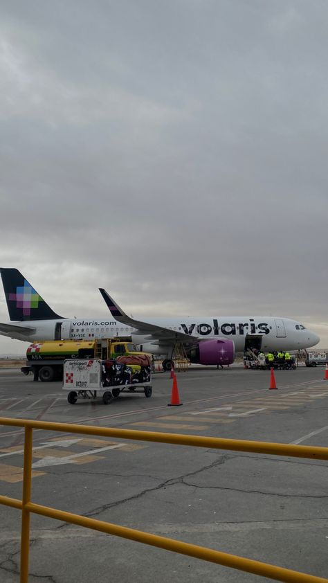 Avion, plane, airline volaris, despegue, aeropuerto, life Volaris Airlines, Mexico Pictures, Shopping Pictures, Travel Pictures, Airlines, Vision Board, Collage, Disney, Travel