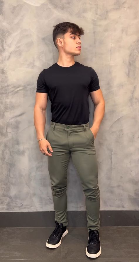 Polo Shirt Outfits, Gay Outfit, Mens Summer Outfits, Classy Outfits Men, Stylish Men Casual, Trending Fashion Outfits, Cool Outfits For Men, Stylish Mens Outfits, Summer Outfits Men