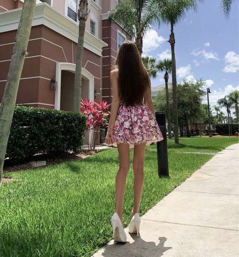 Bella Lombardi, Beautiful Curly Hair, Fashion Sense, Girly Things, Floral Skirt, Skater Skirt, Style Guides, We Heart It, Curly Hair Styles