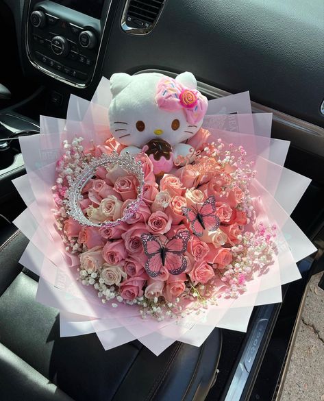 Hello Kitty Rose Bouquet, Hello Kitty Bouquet Of Flowers, Hello Kitty Ramo, Hello Kitty Flower Bouquet, Cute Bouquets, Hello Kitty Bouquet, Roses Bouquet Gift, Birthday Flowers Bouquet, Hello Kitty Gifts