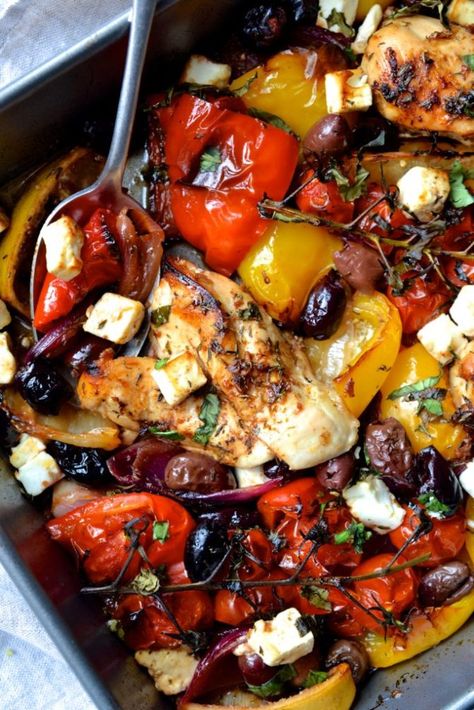 Chicken Traybake, Tray Bake Recipes, Easy Mediterranean Diet Recipes, Greek Dishes, Greek Chicken, Mediterranean Dishes, Idee Pasto Sano, Mediterranean Diet Recipes, Chicken Dishes Recipes