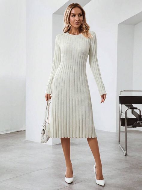 Sweatshirt Dresses, Sweaters Outfit, White Knit Dress, Woolen Dresses, Knitwear Outfit, Knit Ideas, Winter Dress Outfits, Sweater Dresses, Sweater Dress Women