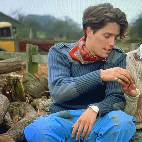 Young Hugh Grant, Hugh Grant Notting Hill, White Worms, Film Man, Sweater And Jeans, Hugh Grant, Ralph Macchio, Boys Haircuts, Notting Hill