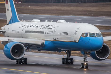 Boeing 757, United States Air Force, Air Force Ones, Air Travel, Military Aircraft, Airlines, Air Force, Dubai, Aircraft