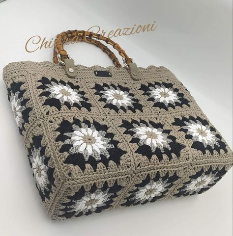 Sac Granny Square, Free Crochet Bag, Crochet Bag Pattern Free, Bag Pattern Free, Crochet Market Bag, Crochet Clutch, Crochet Handbags Patterns, Handbag Pattern, Crochet Purse Patterns